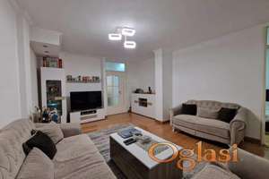 Renoviran, 2.5 stan na Bežanijskoj kosi, 69m2